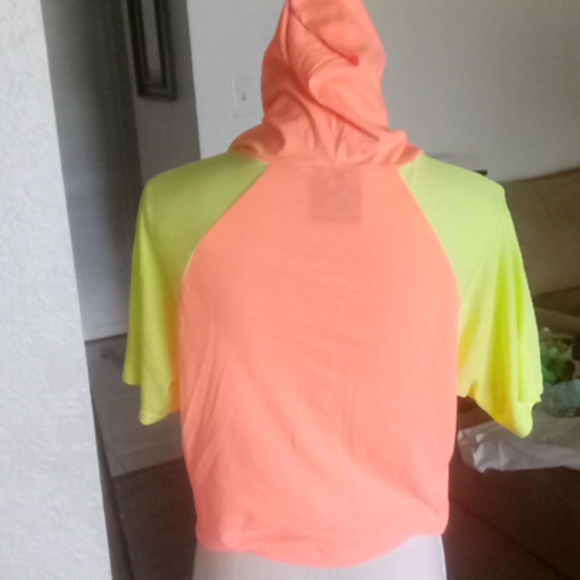 Clothes - Picture 3 of 4